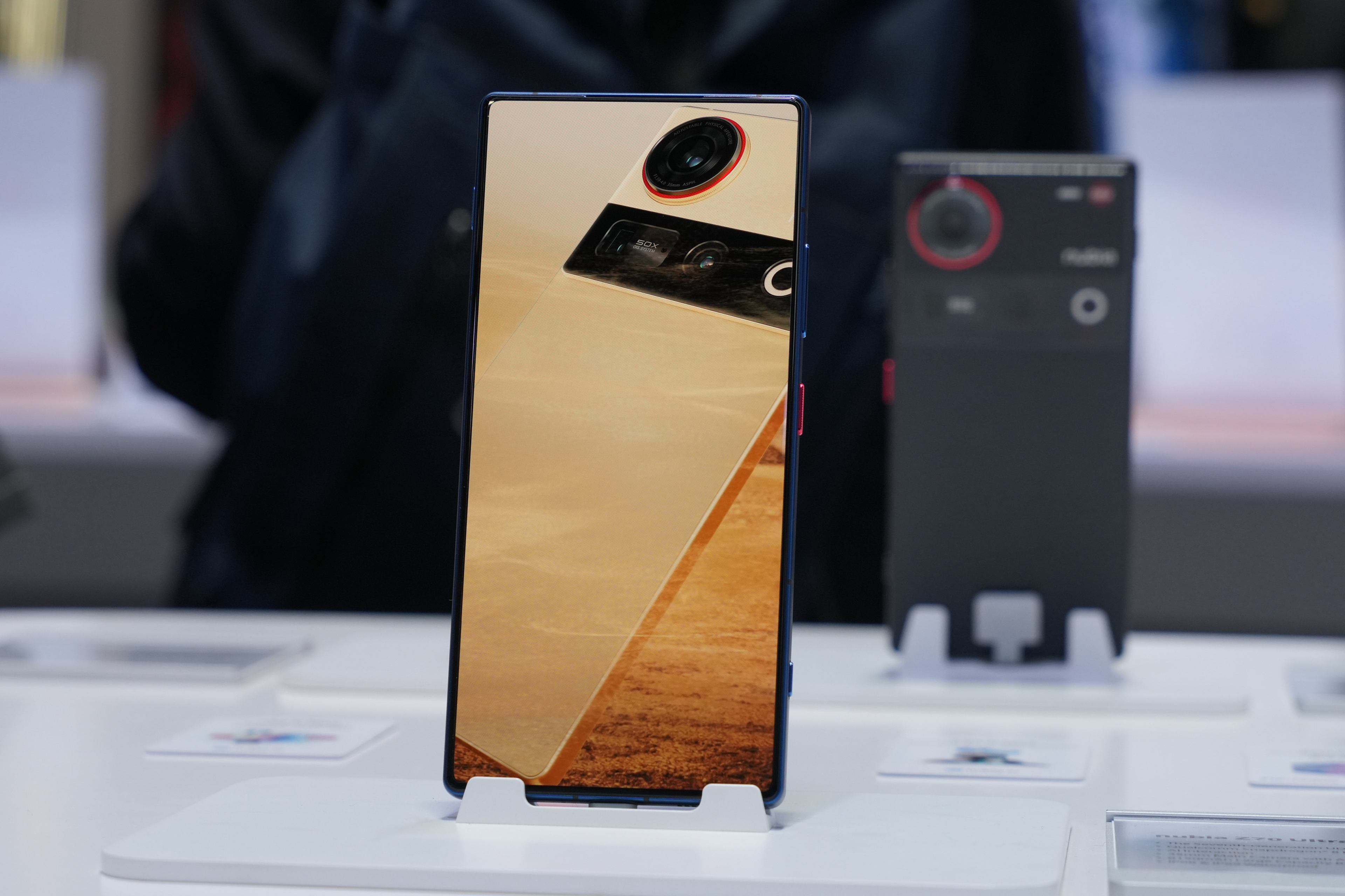 nubia Z70 Ultra Stuns at MWC 2025: Design, Performance, and Media Reactions